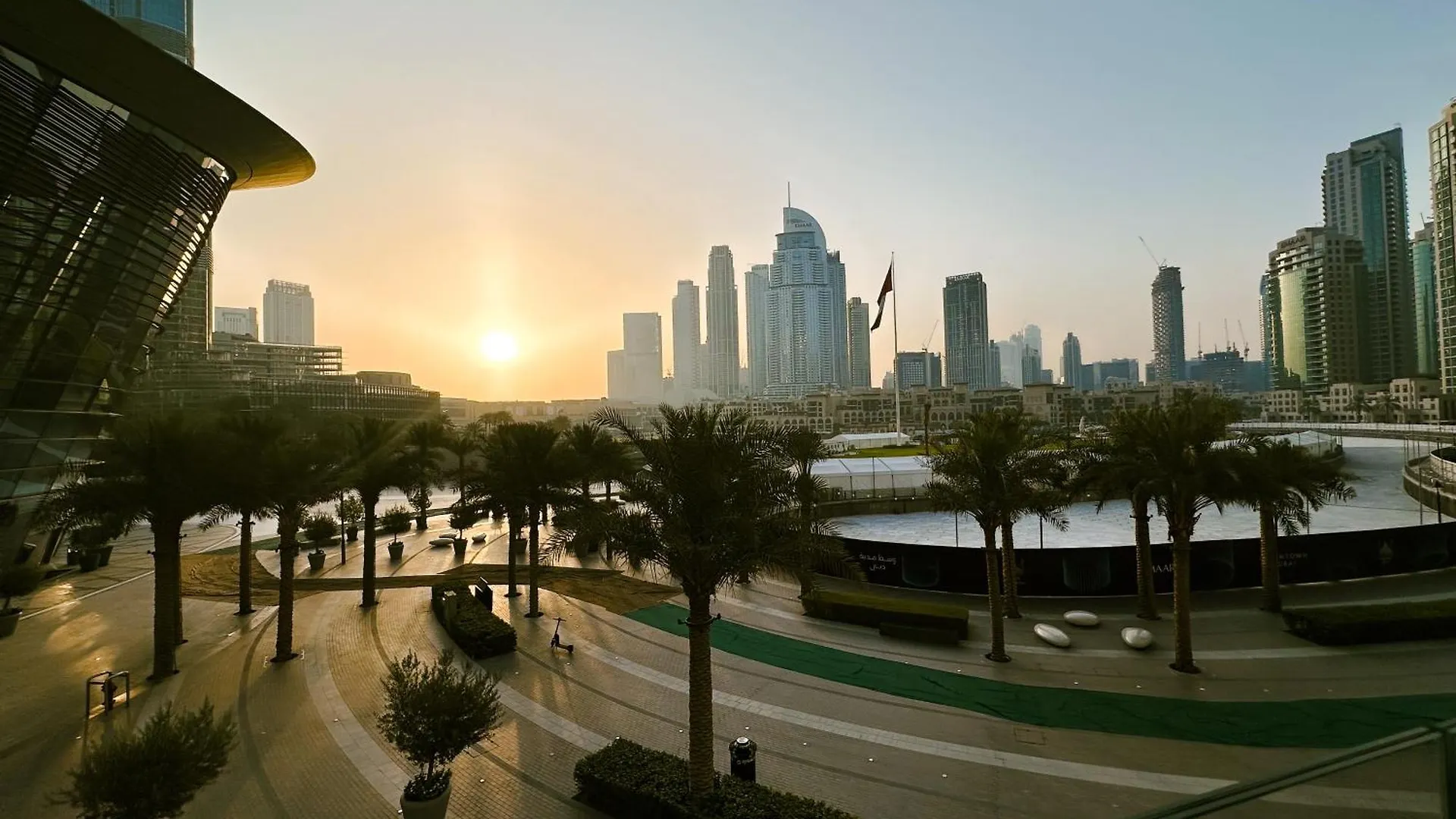 Apartment Grande Signature 2Bhk Burj Khalifa Full View 4 Min Walk Dubai Mall Infinity Pool With Fountain View Free Parking By The Meridian