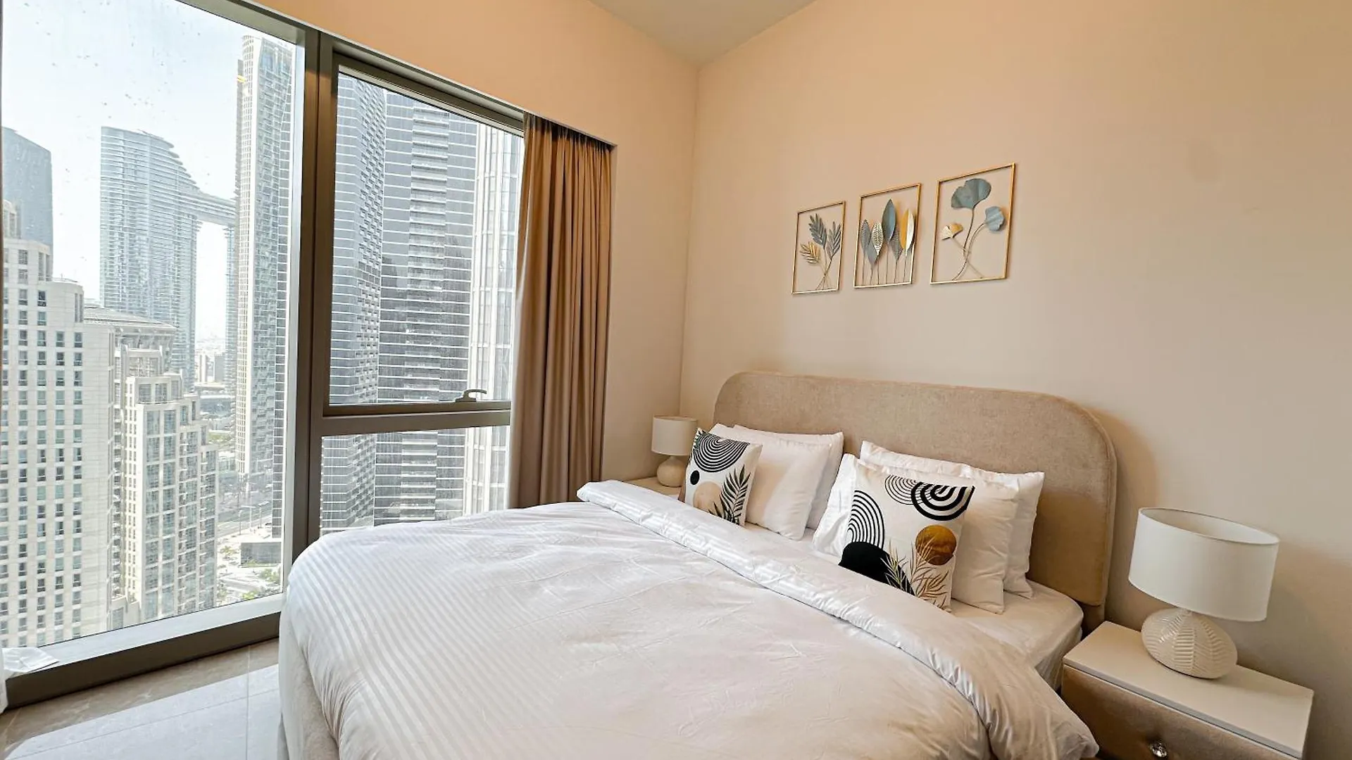 Apartment Grande Signature 2Bhk Burj Khalifa Full View 4 Min Walk Dubai Mall Infinity Pool With Fountain View Free Parking By The Meridian United Arab Emirates