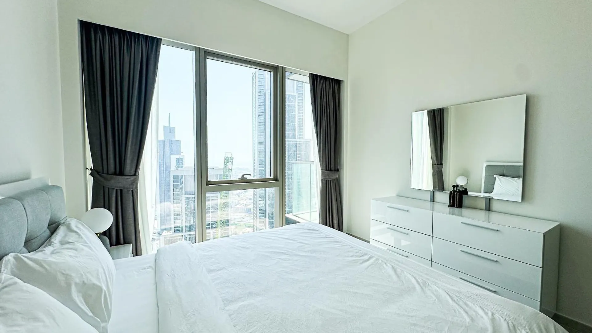 Grande Signature 2Bhk Burj Khalifa Full View 4 Min Walk Dubai Mall Infinity Pool With Fountain View Free Parking By The Meridian